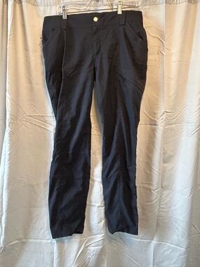Duluth Trading Company Woman’s Black Stretch Travel Pants